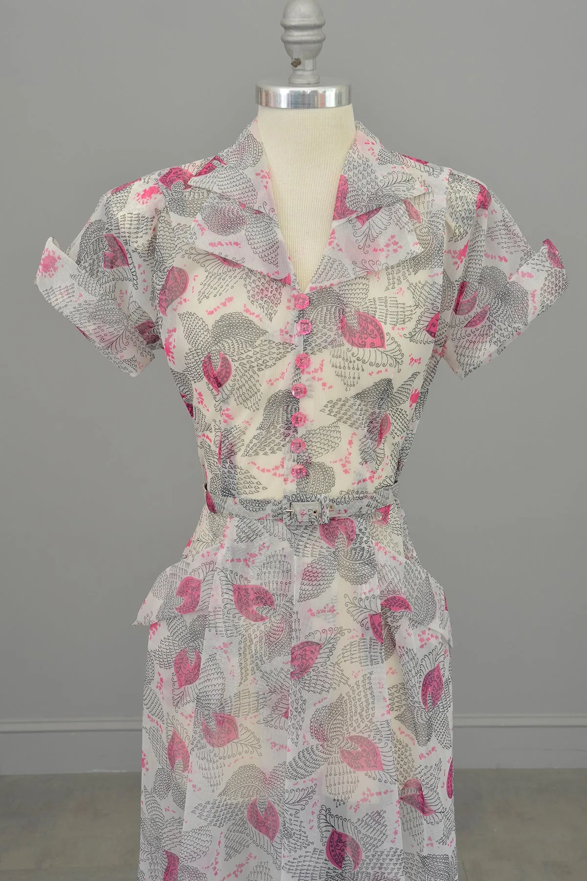 1940s Hot Pink Retro Novelty Print Dress w Pockets   Double Collar