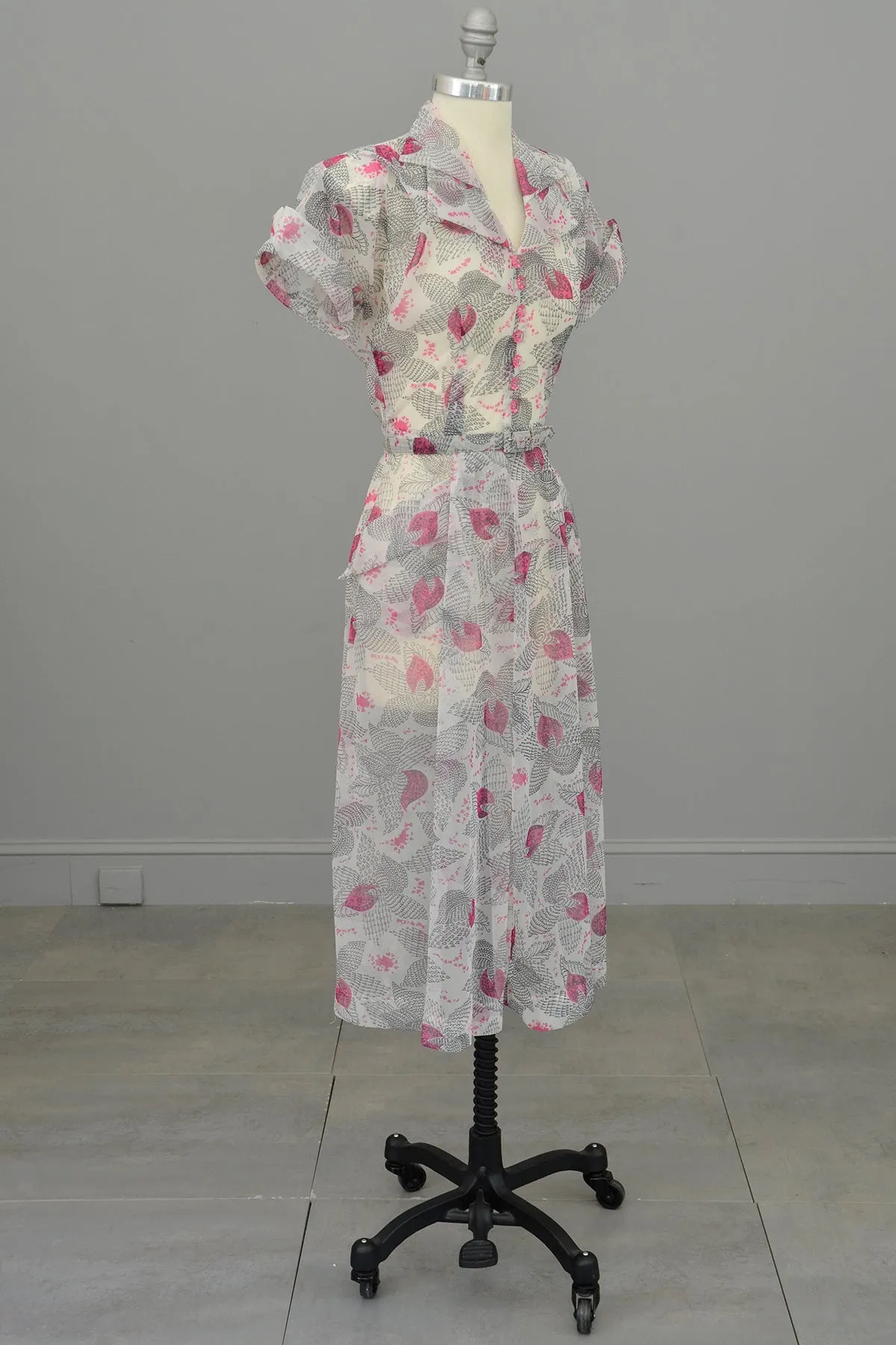 1940s Hot Pink Retro Novelty Print Dress w Pockets   Double Collar