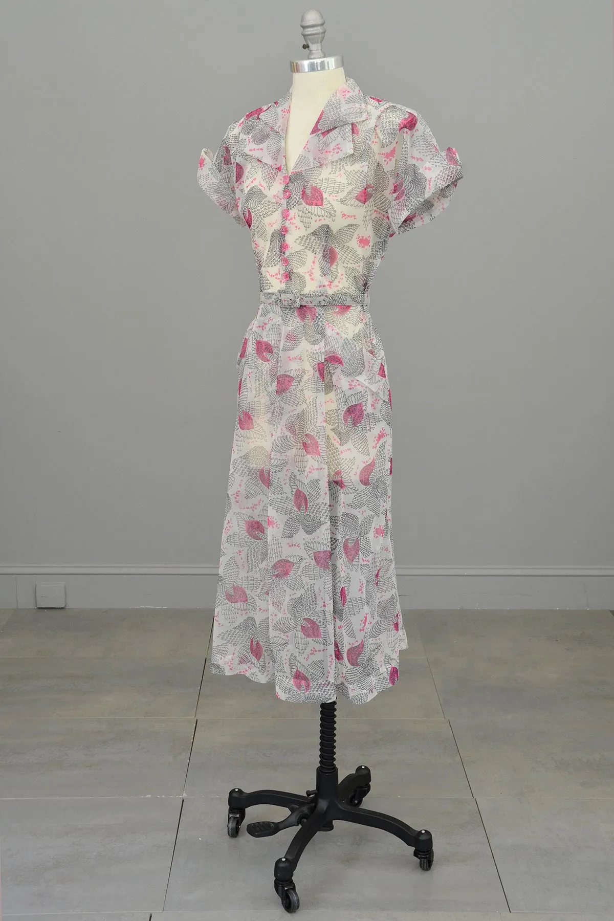 1940s Hot Pink Retro Novelty Print Dress w Pockets   Double Collar