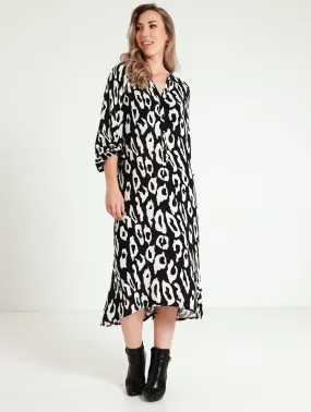 3/4 Sleeve Monochrome Midi Shift Dress - Black/White