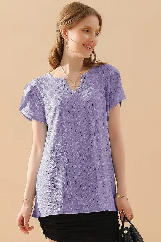 BUCKLED V NECK PUNCHING LACE TULIP SLEEVE TEE