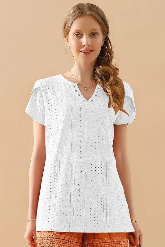 BUCKLED V NECK PUNCHING LACE TULIP SLEEVE TEE