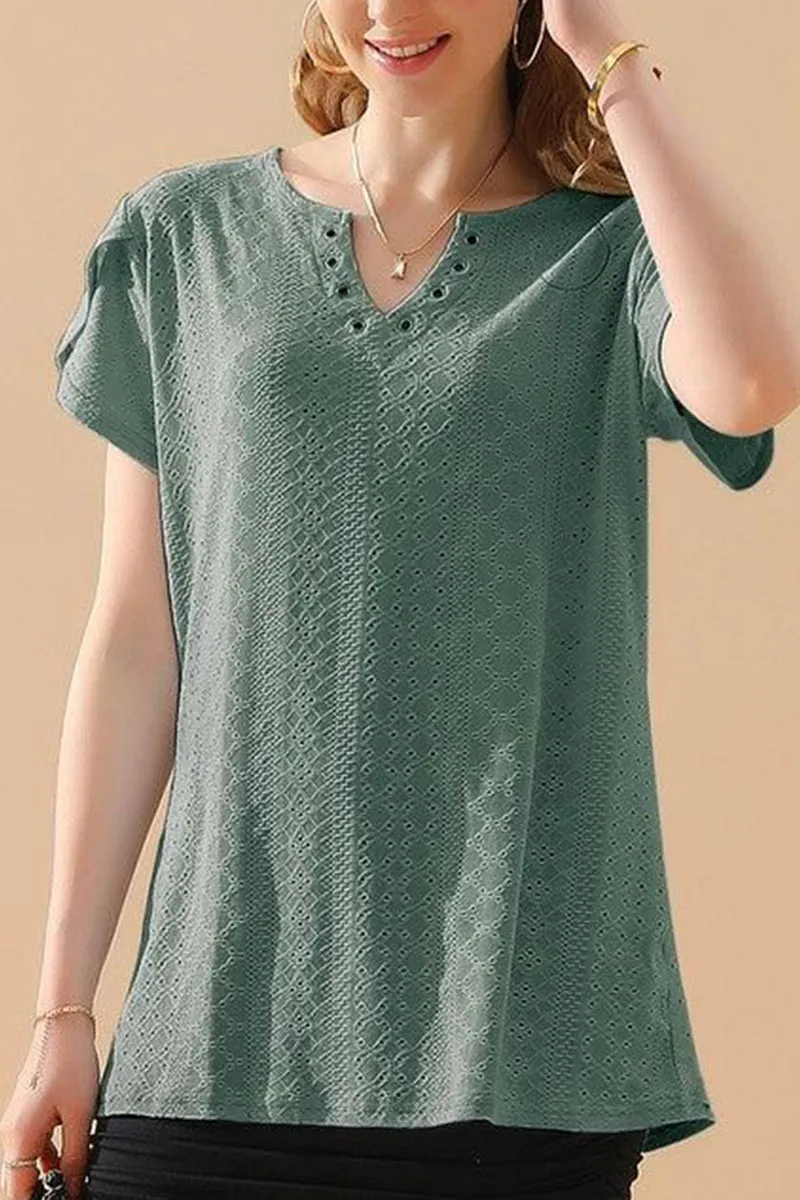 BUCKLED V NECK PUNCHING LACE TULIP SLEEVE TEE