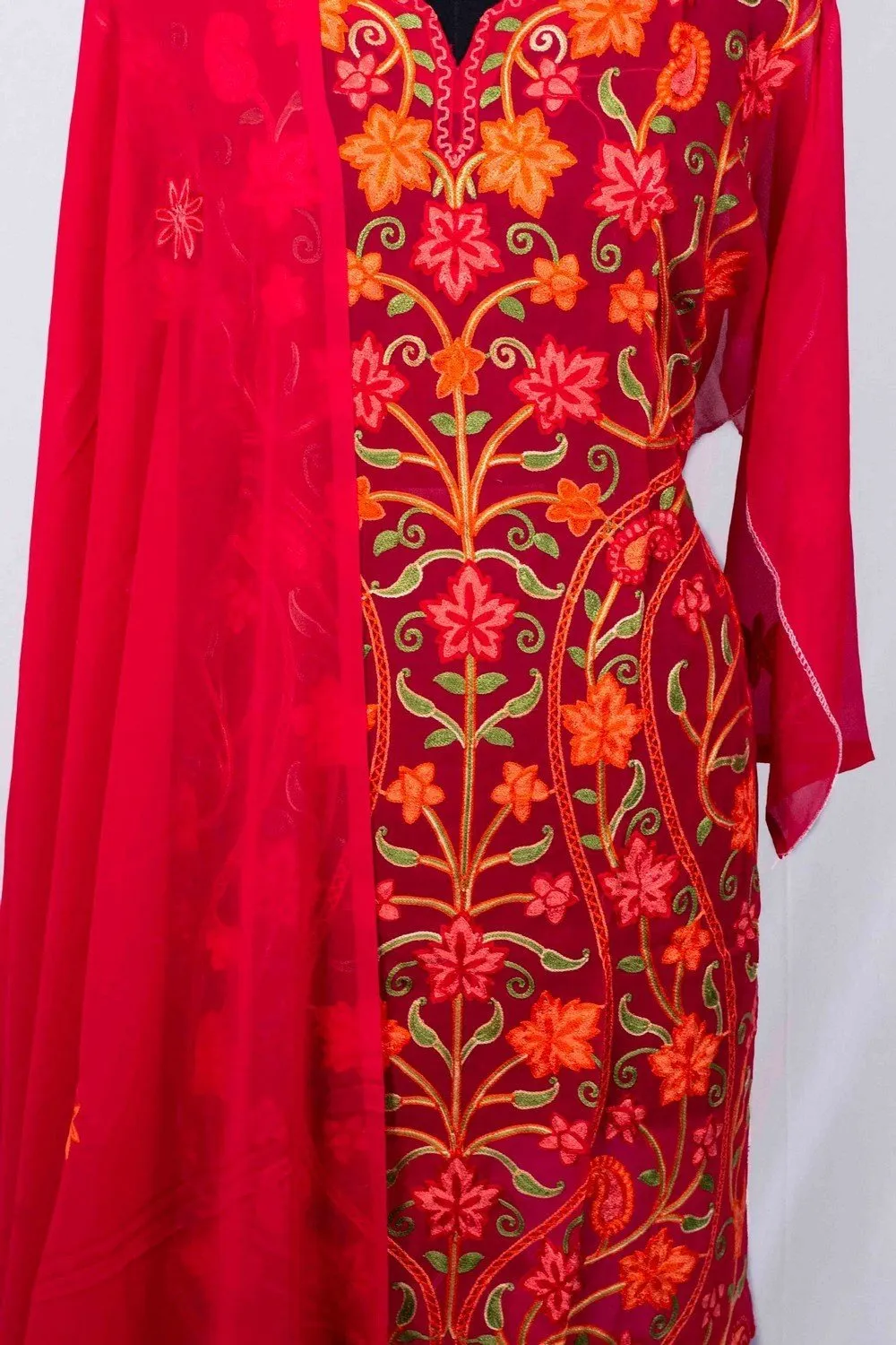 Dark Pink Colour Aari Work Neck Kurti With Thread Embroidery Along With Embroidered Dupatta