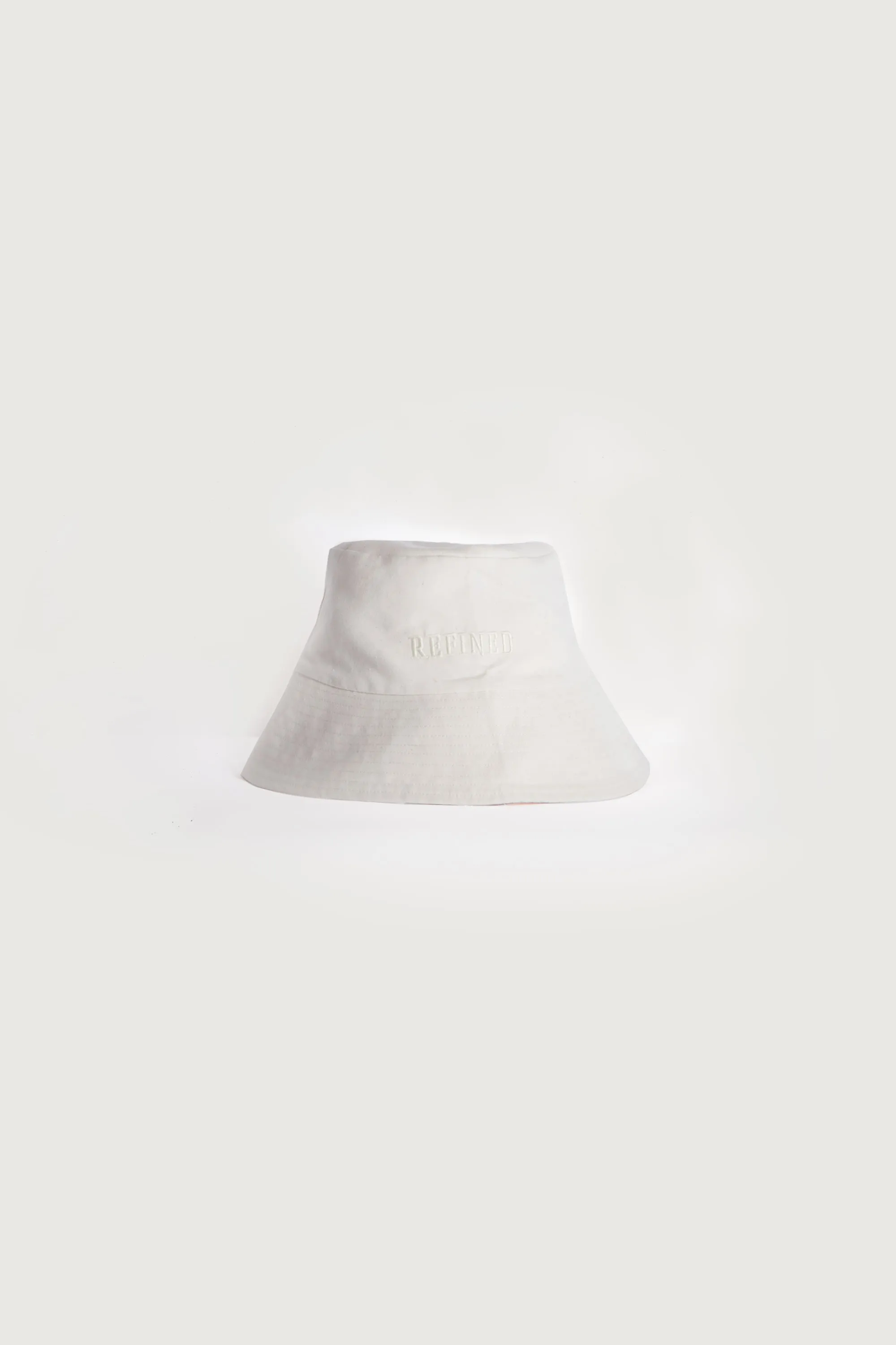 REFINED EMBROIDERED BUCKET HAT