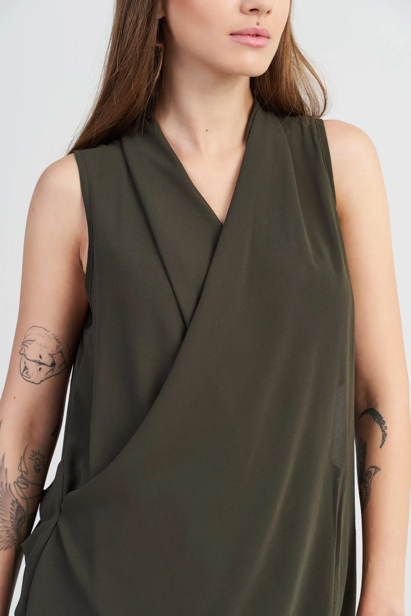 Sleeveless Top with Draped Back