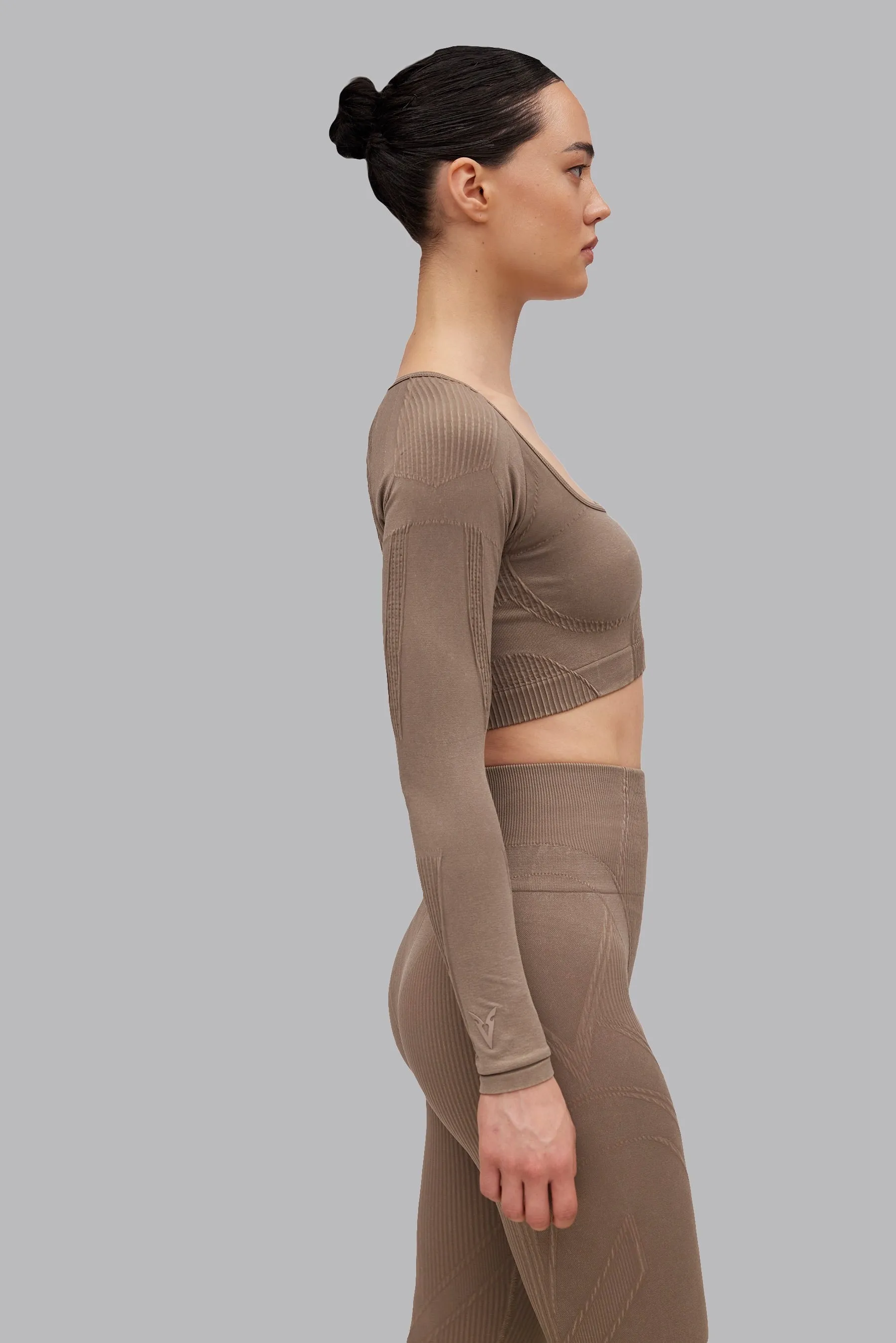 V_FADE CROPPED LONG SLEEVE TOP - Tan Vintage